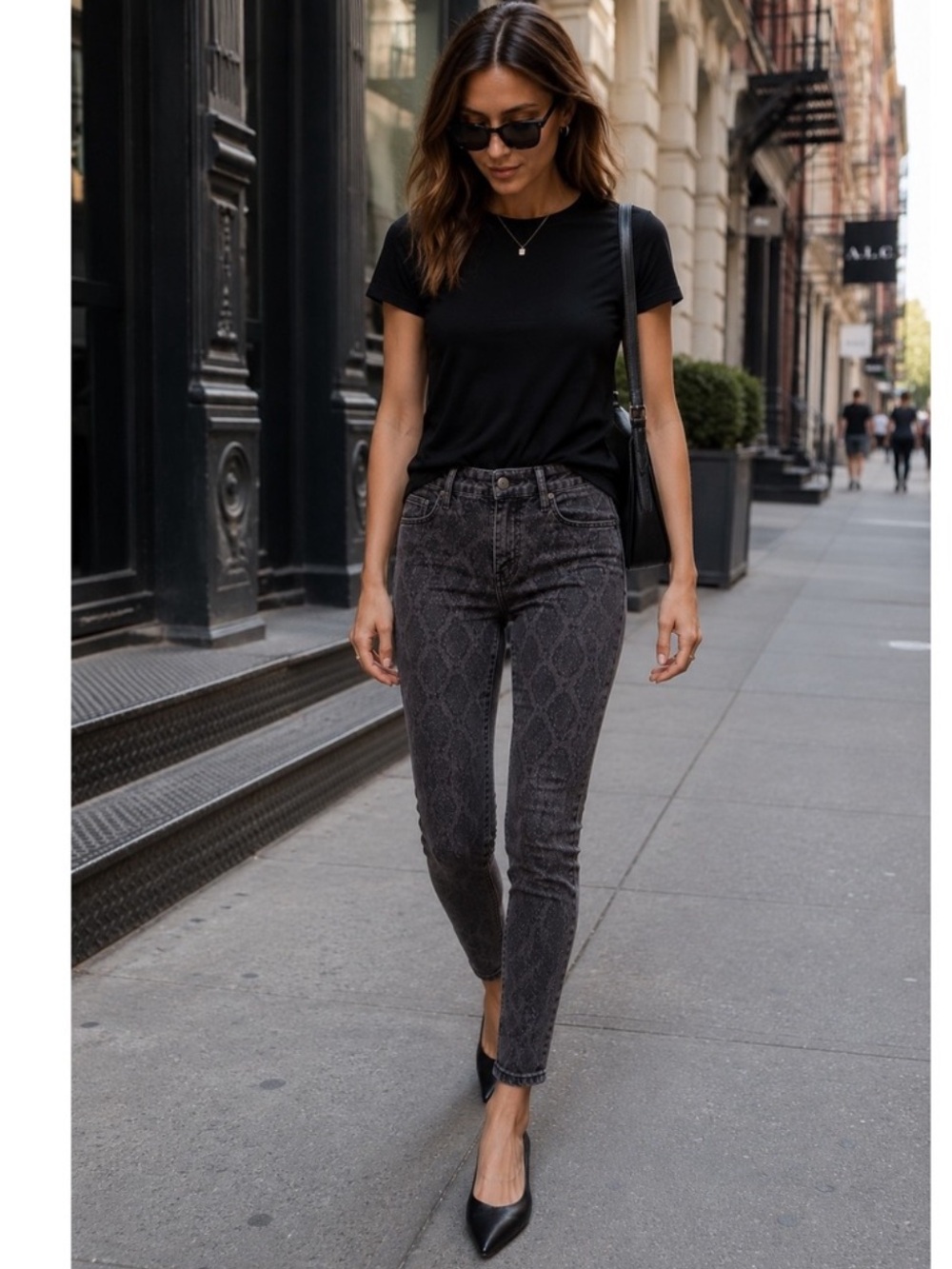Mother The Looker A Kingdom Of Dreams Snake Size 28